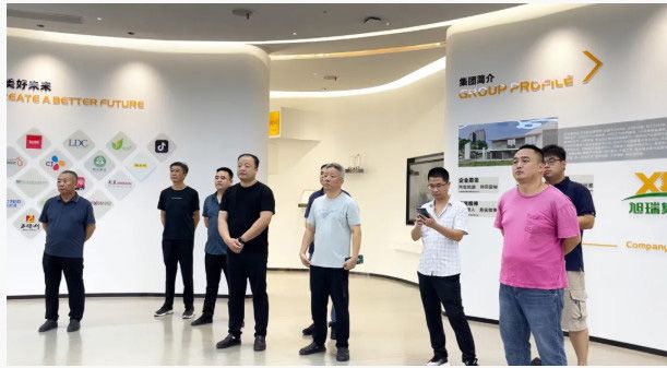 【旭瑞新聞】熱烈歡迎力源集團(tuán)鴨事業(yè)部杜飛兵總經(jīng)理率領(lǐng)公司管理團(tuán)隊(duì)一行蒞臨旭瑞集團(tuán)開展參觀交流活動